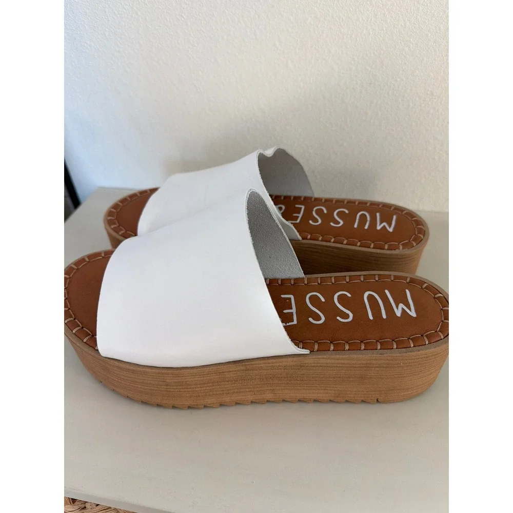 Musse & Cloud White Leather Platform Slide Sandals Women Size 8 NIB